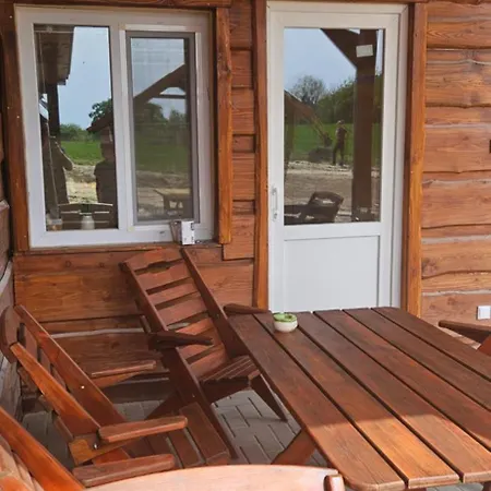 Apartment Romantikus Erdei Kunyho Jakuzzival Heviz Koezeleben Rezi