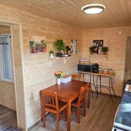 Romantikus Erdei Kunyho Jakuzzival Heviz Koezeleben * Rezi