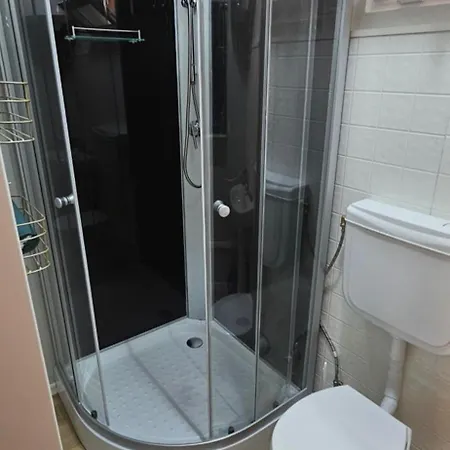 Romantikus Erdei Kunyho Jakuzzival Heviz Koezeleben Apartmán *