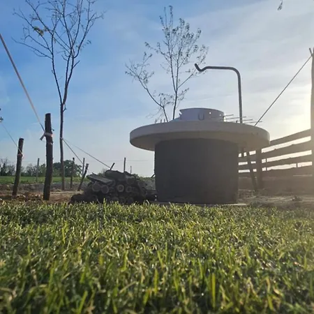 Апартаменты Romantikus Erdei Kunyho Jakuzzival Heviz Koezeleben Rezi