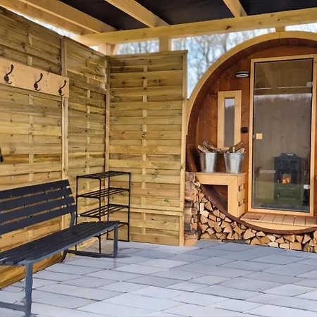 Romantikus Erdei Kunyho Jakuzzival Heviz Koezeleben Апартаменты Rezi