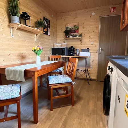 Romantikus Erdei Kunyho Jakuzzival Heviz Koezeleben Apartmán *